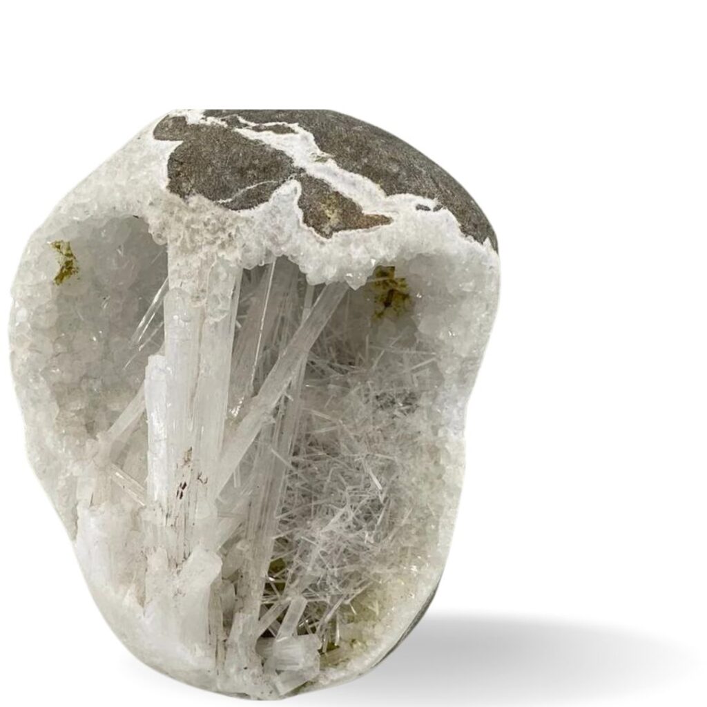 white crystal scolecite