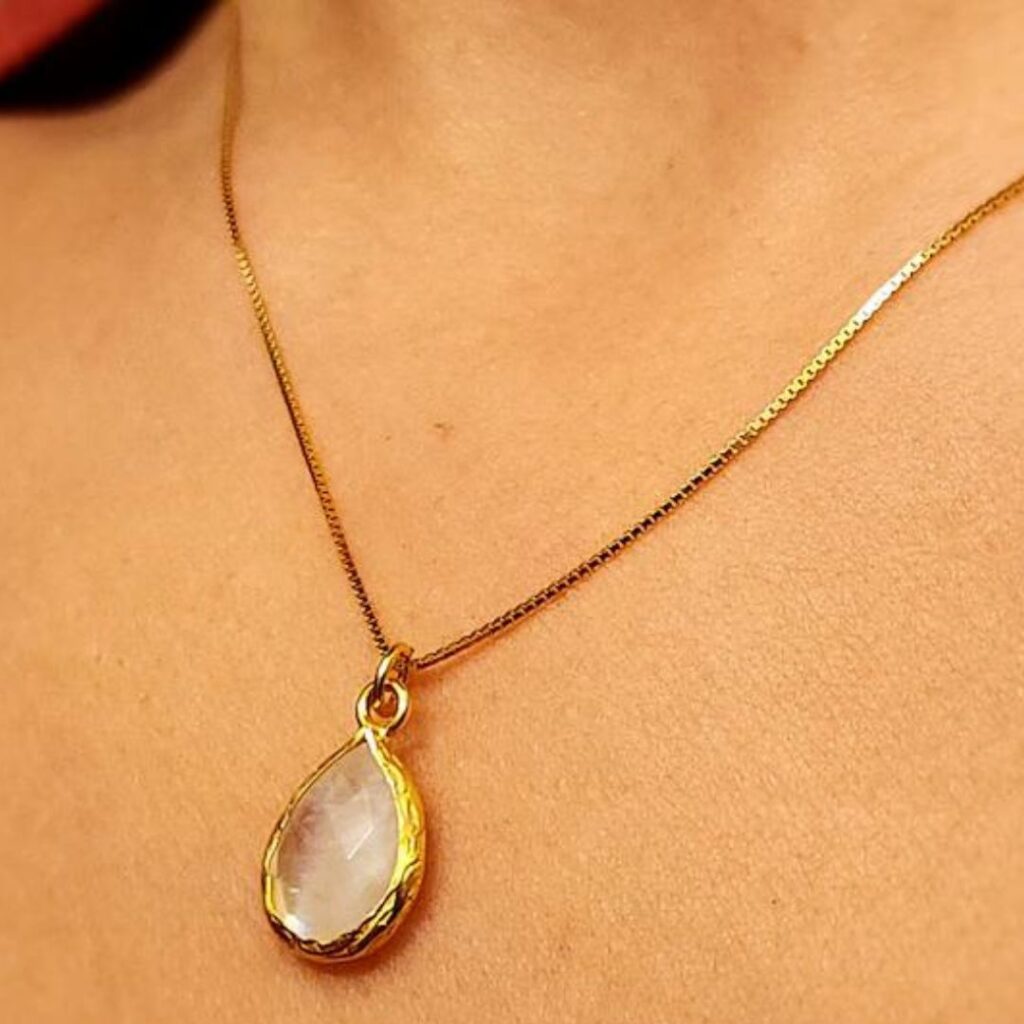 Moonstone - one of the best crystals for the zodiac sign cancer